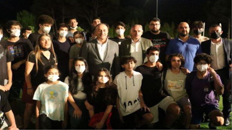 Bakan Çavuşoğlu, Kepez’in sporcularıyla buluştu