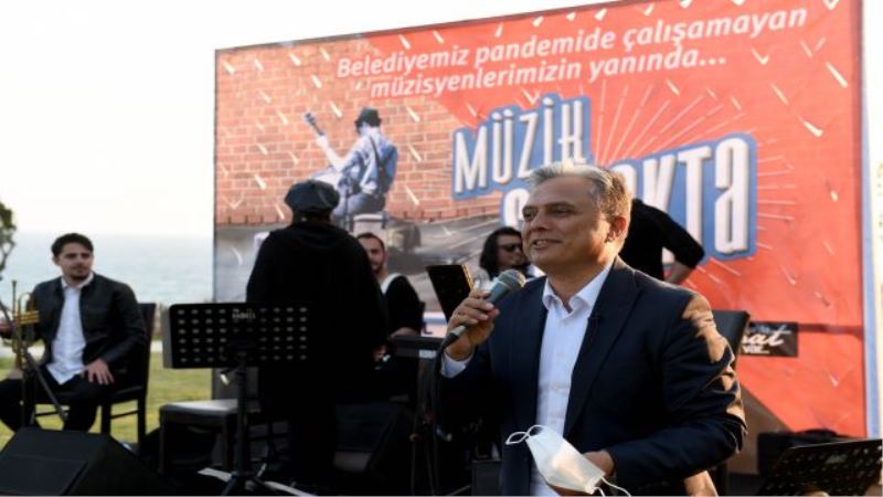 Kentin müzisyenleriyle büyük dayanışma