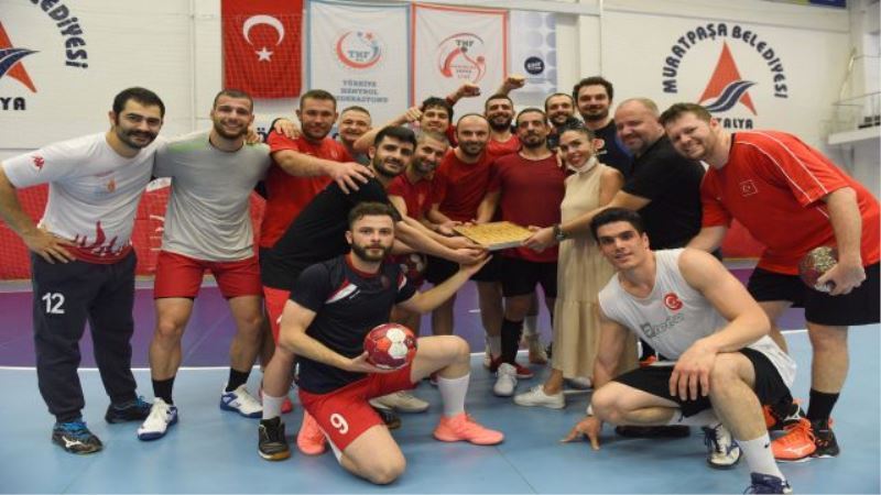 Milli takım Muratpaşa’da kamp yapıyor