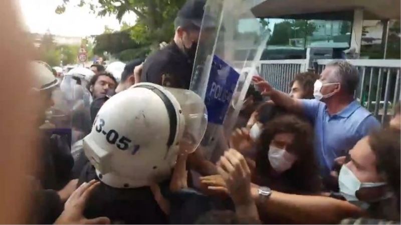 Boğaziçi Üniversitesi önünde kargaşa