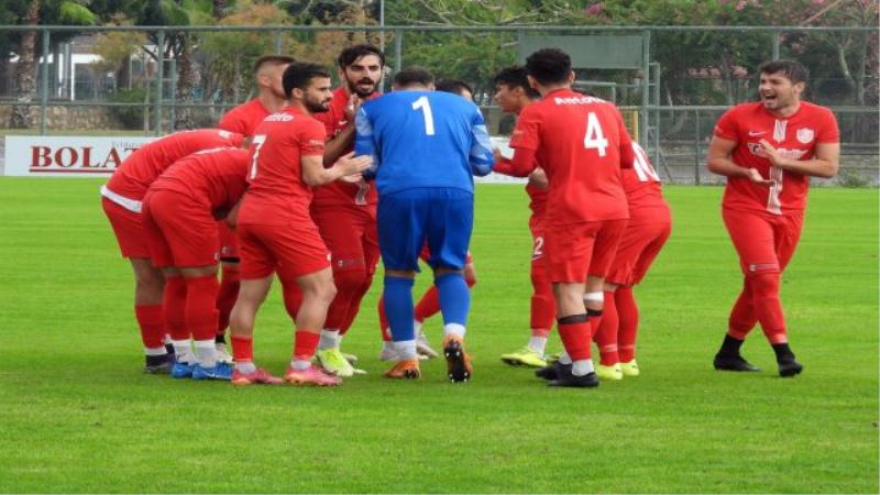 Kepez Belediyespor zirveyi bırakmadı