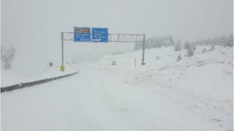 Konya- Antalya yolunda ulaşıma ‘kar’ engeli