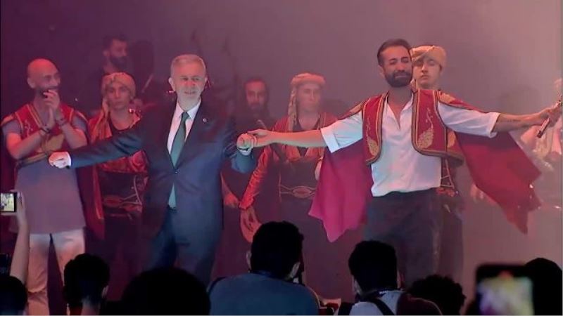 MANSUR YAVAŞ, TAN TAŞÇI İLE 