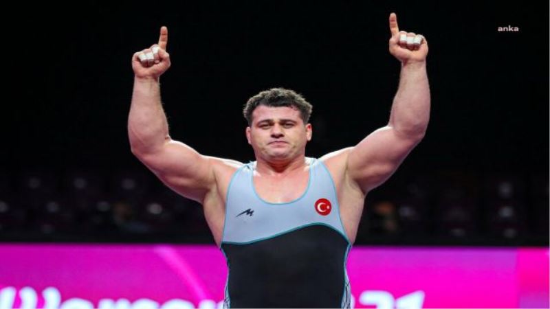 RIZA KAYAALP GÜREŞTE 5. KEZ DÜNYA ŞAMPİYONU OLDU