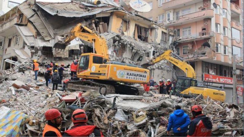 Diyarbakır’da depremde yıkılan binalarla ilgili 15 kişi tutuklandı